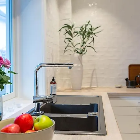 Stort Delikat Hus Sentralt I *