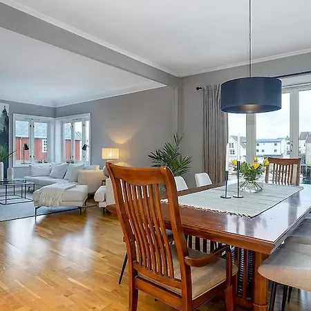 Stort Delikat Hus Sentralt I * 亨宁斯韦尔
