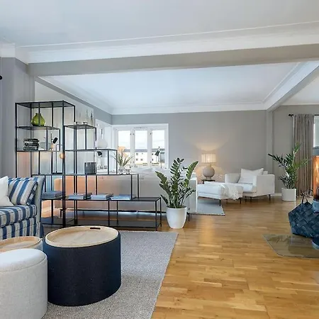度假居 Stort Delikat Hus Sentralt I